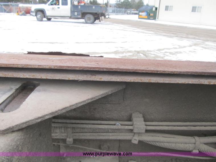 image for item F8970 2005 Kenworth T300 truck cab and chassis