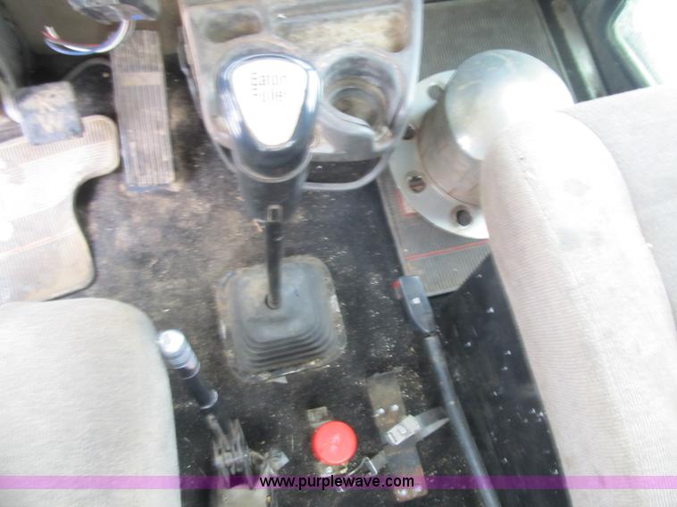 image for item F8970 2005 Kenworth T300 truck cab and chassis