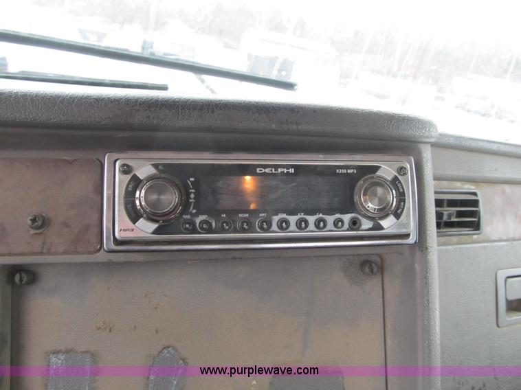 image for item F8970 2005 Kenworth T300 truck cab and chassis