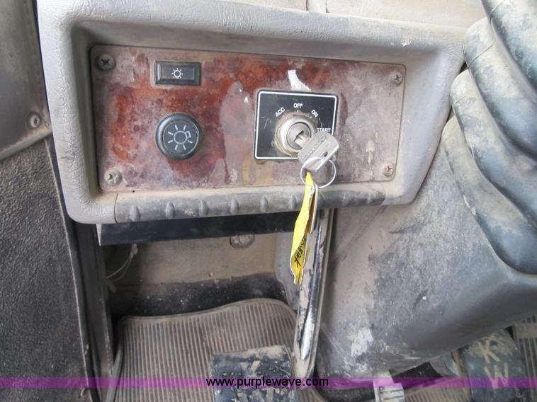 image for item F8970 2005 Kenworth T300 truck cab and chassis