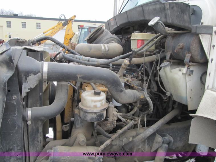 image for item F8970 2005 Kenworth T300 truck cab and chassis