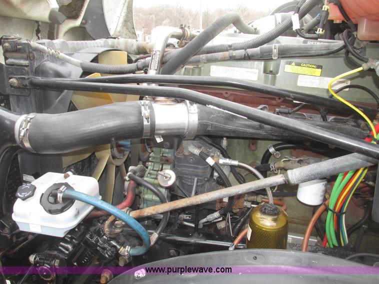 image for item G9778 2005 Freightliner Columbia Heritage semi truck