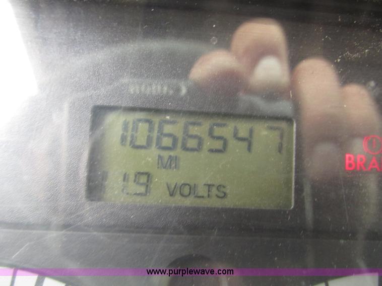 image for item G9778 2005 Freightliner Columbia Heritage semi truck