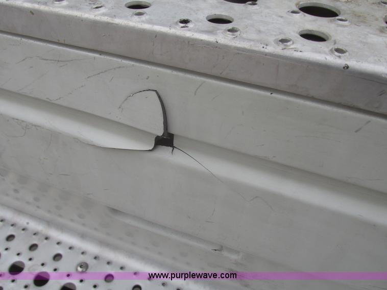 image for item G9778 2005 Freightliner Columbia Heritage semi truck