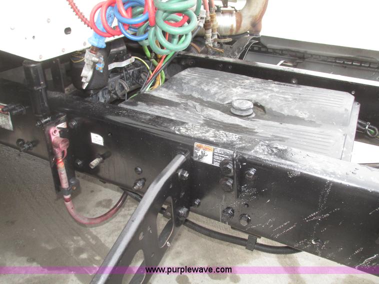 image for item G9778 2005 Freightliner Columbia Heritage semi truck