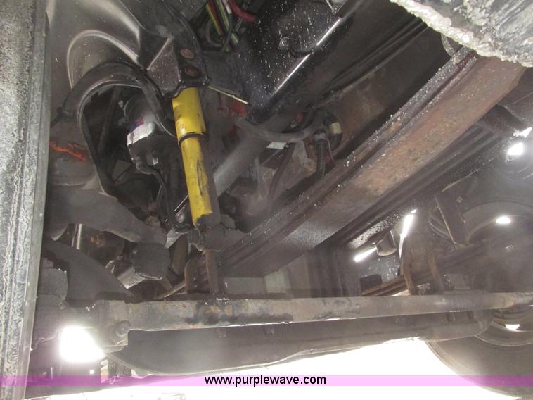 image for item G9778 2005 Freightliner Columbia Heritage semi truck