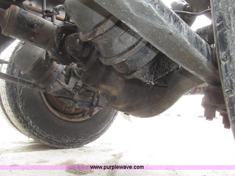 image for item G9778 2005 Freightliner Columbia Heritage semi truck