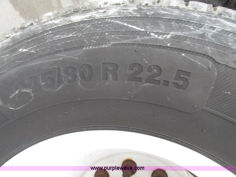 image for item G9778 2005 Freightliner Columbia Heritage semi truck