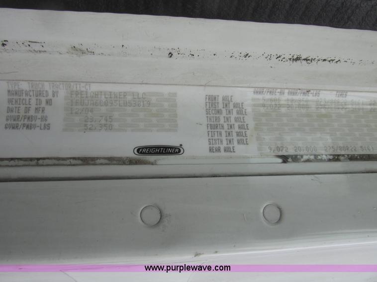 image for item G9778 2005 Freightliner Columbia Heritage semi truck