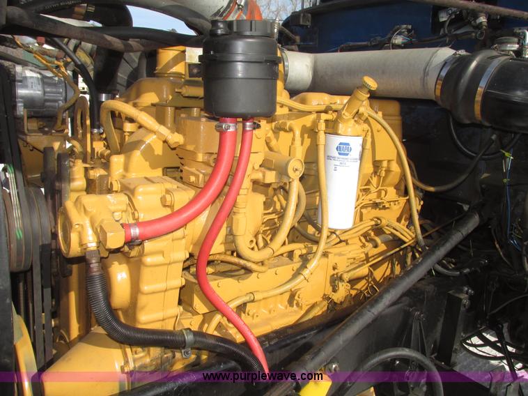 image for item G9784 1988 Peterbilt 379 semi truck