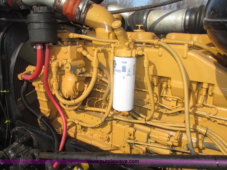 image for item G9784 1988 Peterbilt 379 semi truck