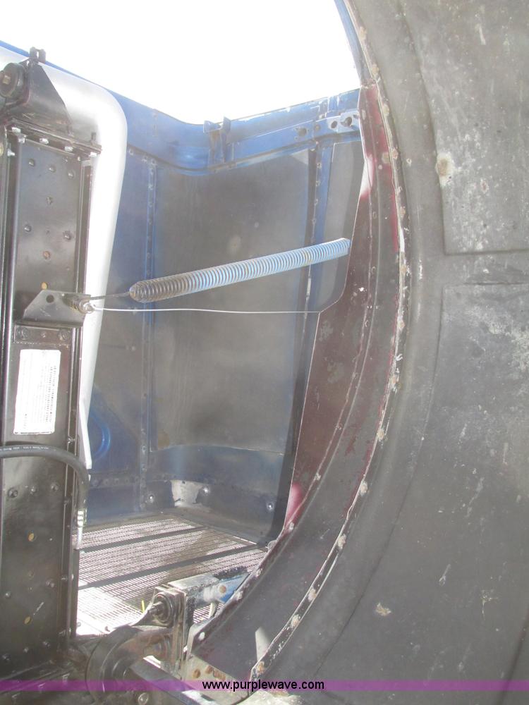 image for item G9784 1988 Peterbilt 379 semi truck