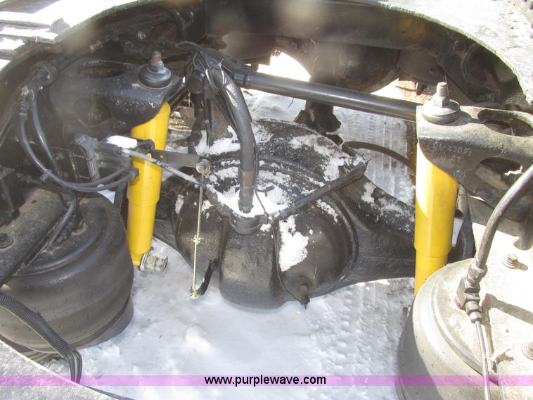 image for item G9784 1988 Peterbilt 379 semi truck