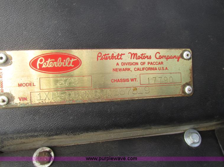 image for item G9784 1988 Peterbilt 379 semi truck