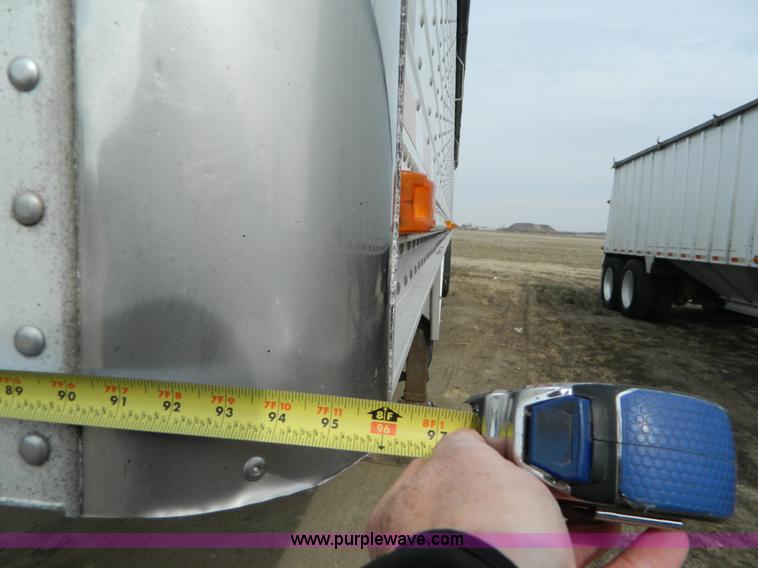 image for item H2257 2003 Wilson DWH550 Pace Setter double hopper bottom grain trailer