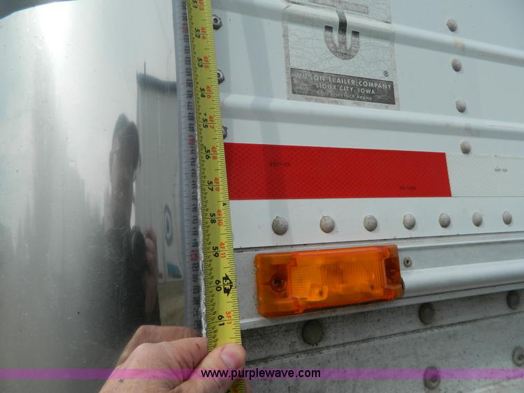 image for item H2257 2003 Wilson DWH550 Pace Setter double hopper bottom grain trailer