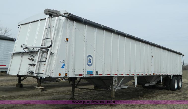 image for item H2258 2005 Merritt double hopper bottom grain trailer
