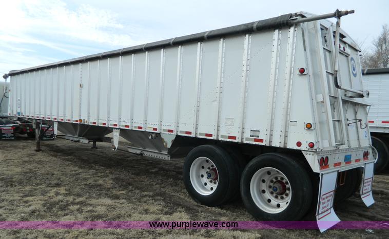 image for item H2258 2005 Merritt double hopper bottom grain trailer
