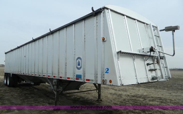 image for item H2258 2005 Merritt double hopper bottom grain trailer