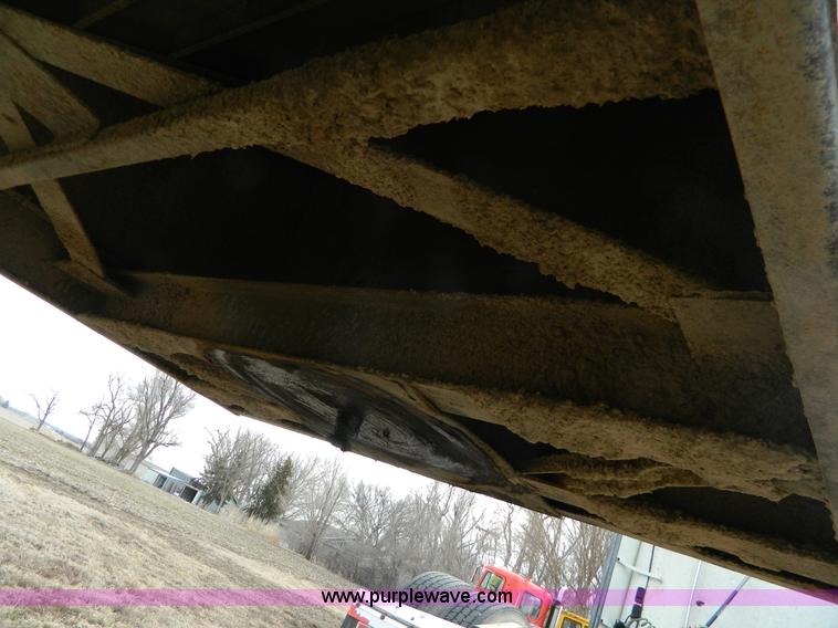 image for item H2258 2005 Merritt double hopper bottom grain trailer