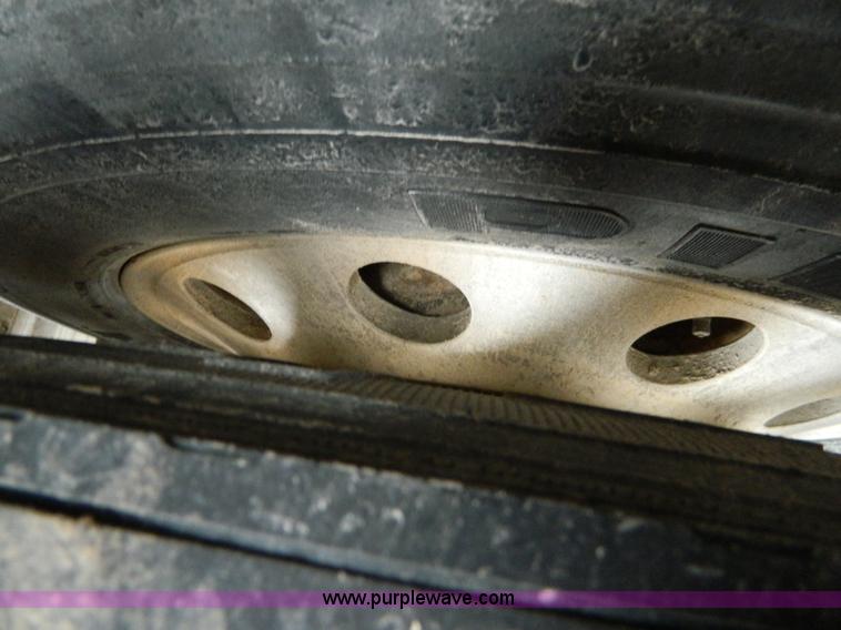 image for item H2258 2005 Merritt double hopper bottom grain trailer