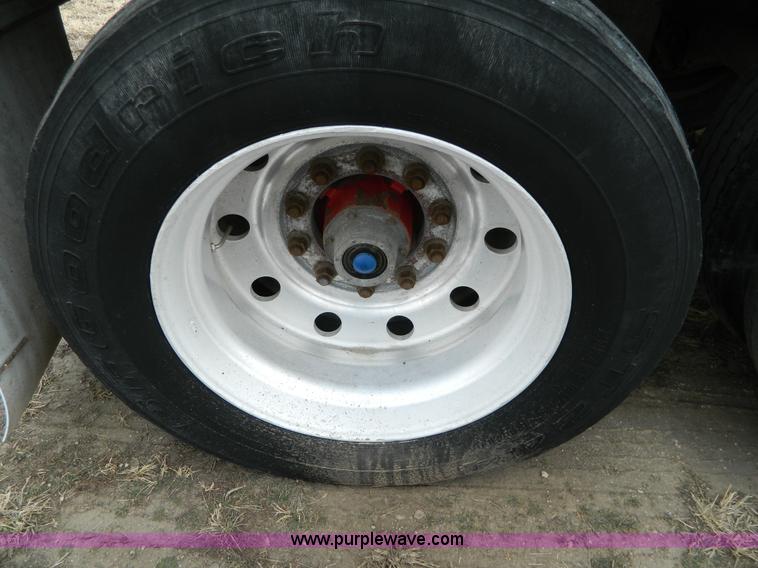 image for item H2258 2005 Merritt double hopper bottom grain trailer