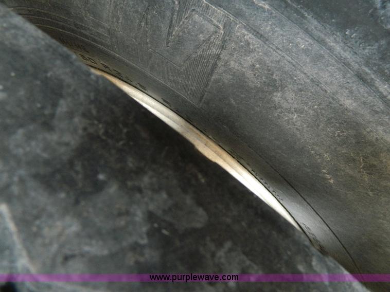 image for item H2258 2005 Merritt double hopper bottom grain trailer