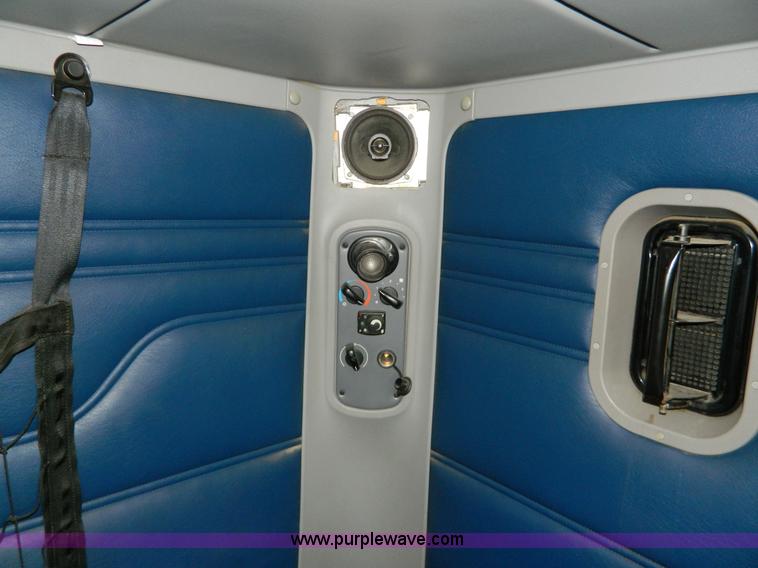 image for item H2259 2004 Freightliner Columbia semi truck