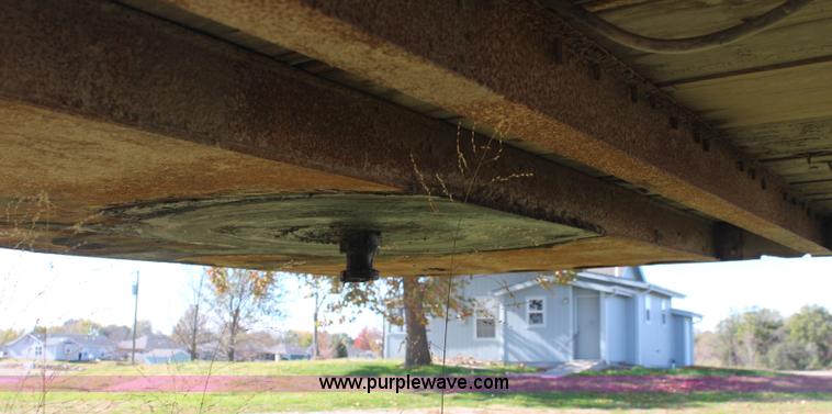 image for item I5893 1980 Fruehauf dry van trailer