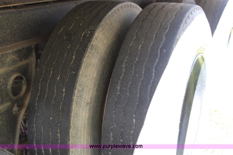 image for item I5893 1980 Fruehauf dry van trailer