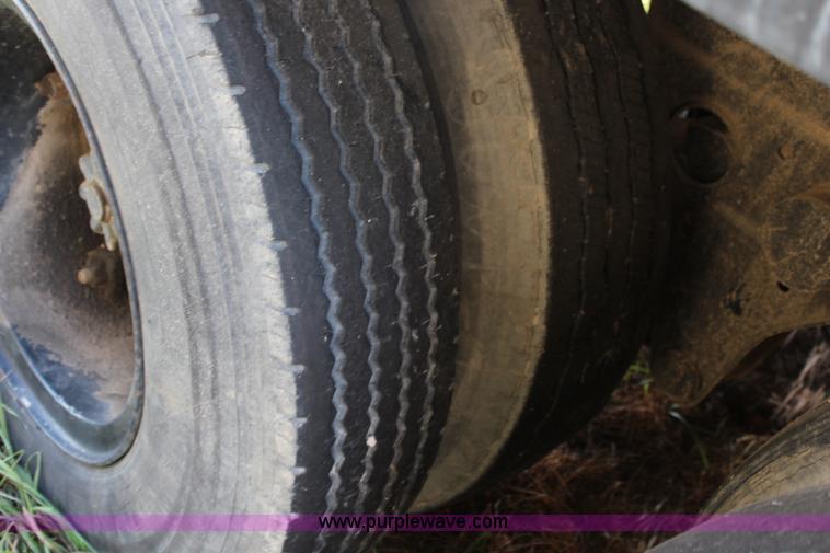 image for item I5893 1980 Fruehauf dry van trailer