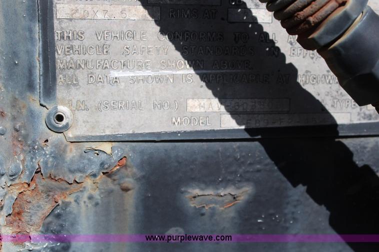 image for item I5893 1980 Fruehauf dry van trailer