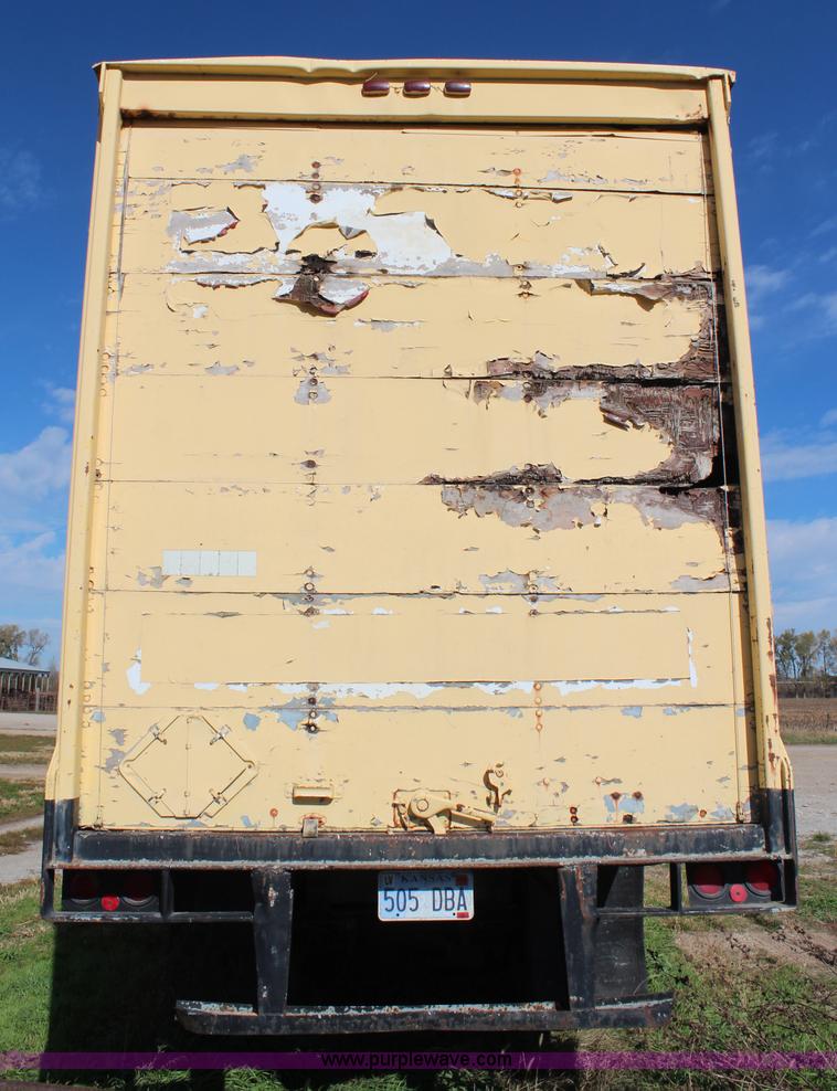 image for item I5919 1979 Fruehauf dry van trailer