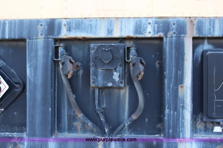 image for item I5919 1979 Fruehauf dry van trailer