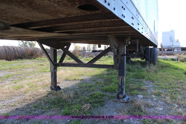 image for item I5919 1979 Fruehauf dry van trailer