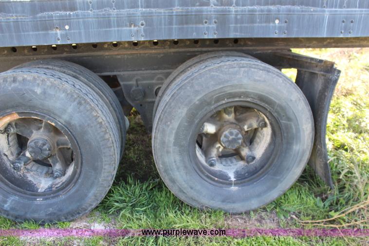 image for item I5919 1979 Fruehauf dry van trailer