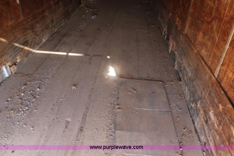 image for item I5919 1979 Fruehauf dry van trailer