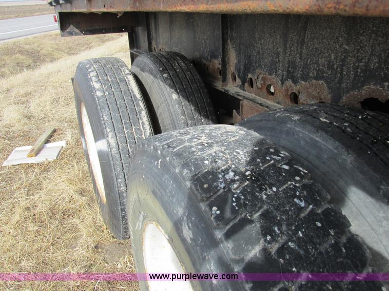 image for item K2019 1996 Transcraft TL2000 Super Beam flatbed trailer