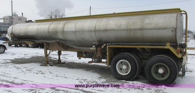 image for item K2033 1967 Fruehauf tanker trailer