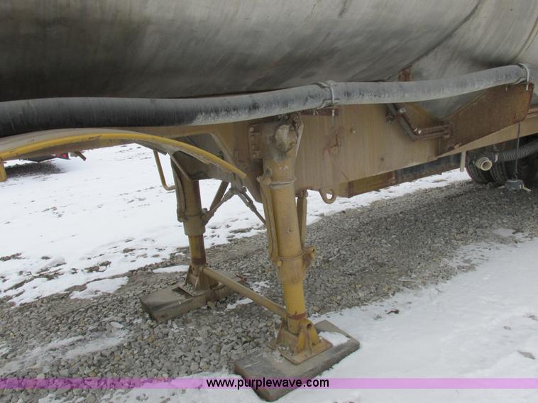 image for item K2033 1967 Fruehauf tanker trailer
