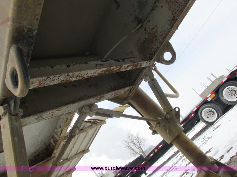 image for item K2033 1967 Fruehauf tanker trailer