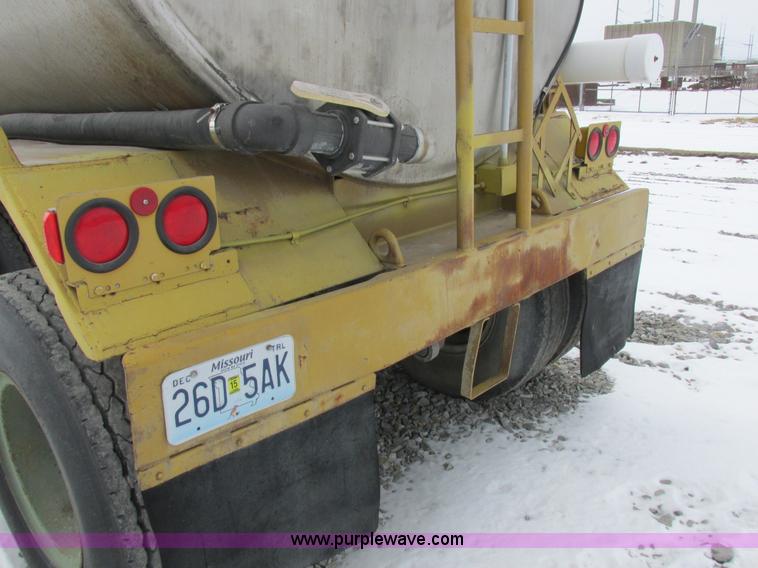 image for item K2033 1967 Fruehauf tanker trailer