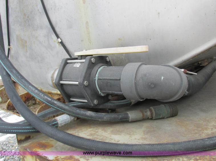 image for item K2034 1968 Fruehauf tanker trailer