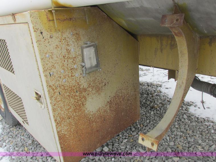 image for item K2034 1968 Fruehauf tanker trailer