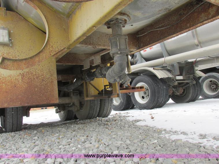 image for item K2034 1968 Fruehauf tanker trailer