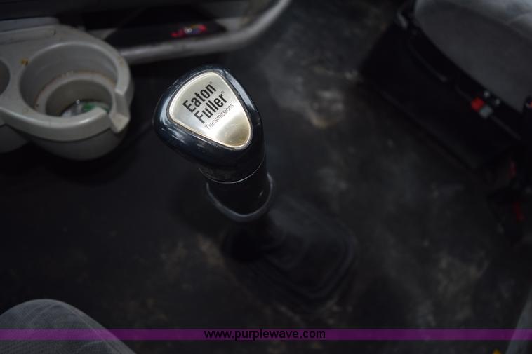 image for item K2313 2007 Volvo VNL 10th Anniversary Edition semi truck