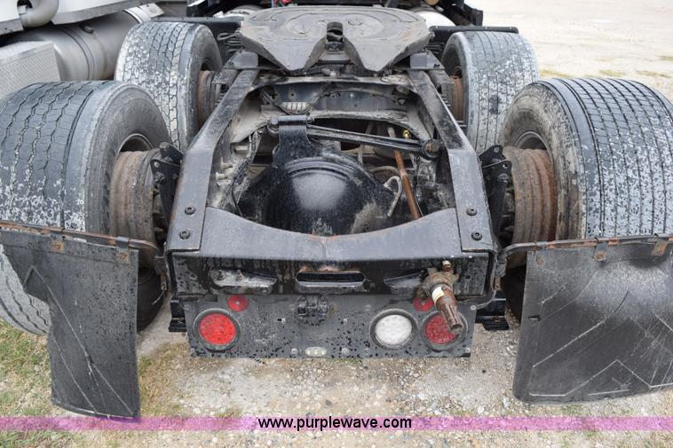 image for item K2313 2007 Volvo VNL 10th Anniversary Edition semi truck