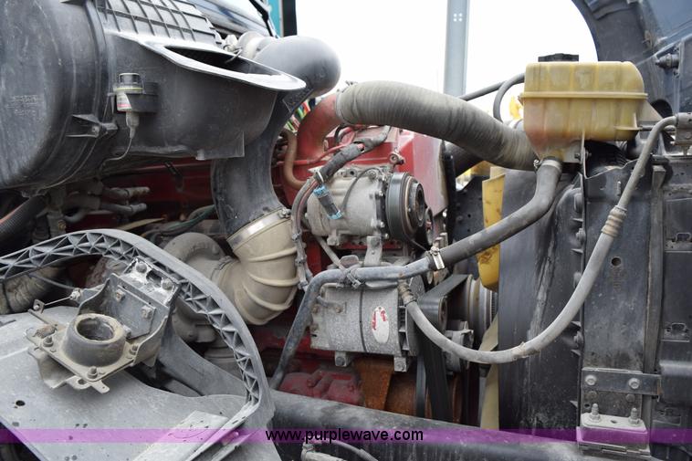 image for item K2313 2007 Volvo VNL 10th Anniversary Edition semi truck