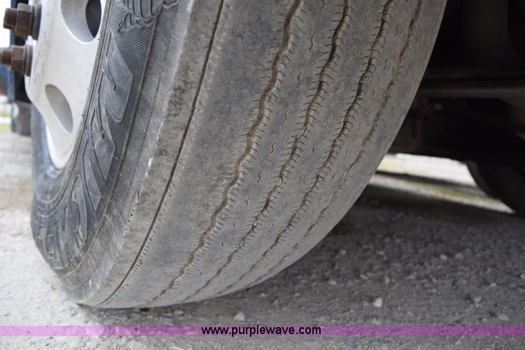 image for item K2313 2007 Volvo VNL 10th Anniversary Edition semi truck