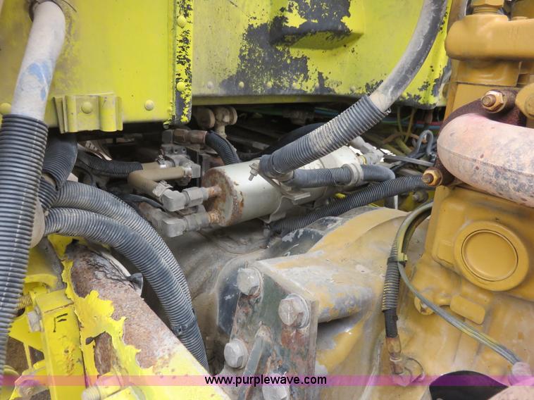 image for item K7095 2000 Peterbilt 379 semi truck